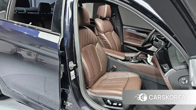 BMW 5 Series (G30) 2022 Черный из Кореи, фото 3