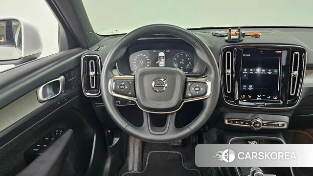 Volvo XC40 2022 Белый из Кореи, фото 3