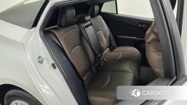 Toyota Prius 4th Generation 2021 Белый из Кореи, фото 3