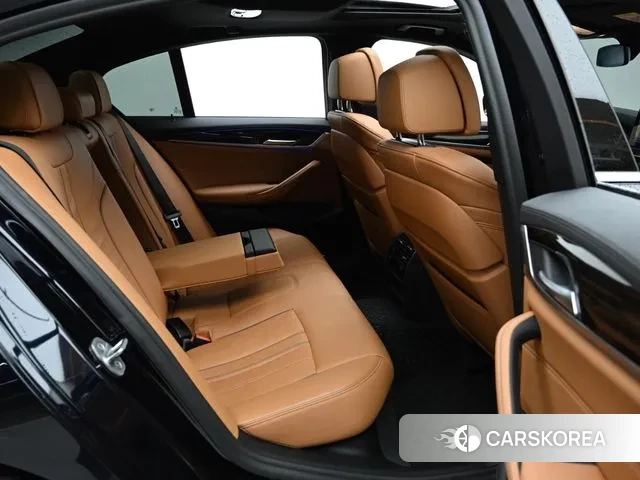 BMW 5 Series (G30) 2021 Черный из Кореи, фото 3