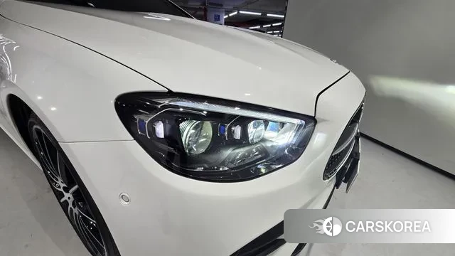 Mercedes-Benz E-Class W213 2023 Белый из Кореи, фото 3