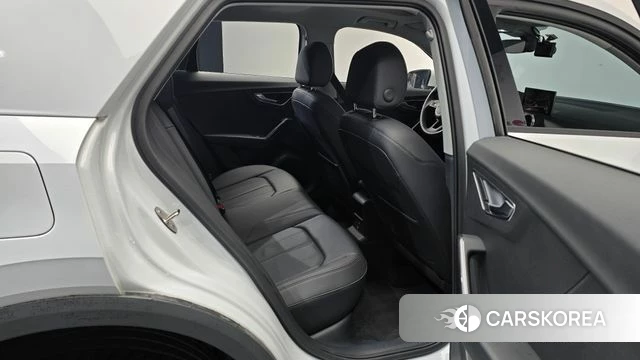 Audi Q2 2023 Белый из Кореи, фото 3