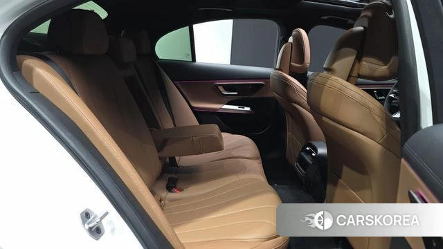Mercedes-Benz E-Class W214 2026 Белый из Кореи, фото 3