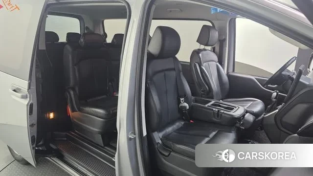 Hyundai Staria 2021 Серебряный из Кореи, фото 3