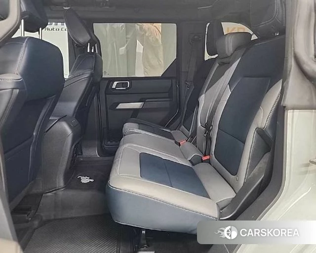 Ford Bronco 6th Generation 2023 Серебристо-серый из Кореи, фото 3