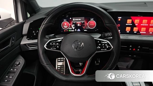 Volkswagen Golf 8th Generation 2024 Белый из Кореи, фото 3