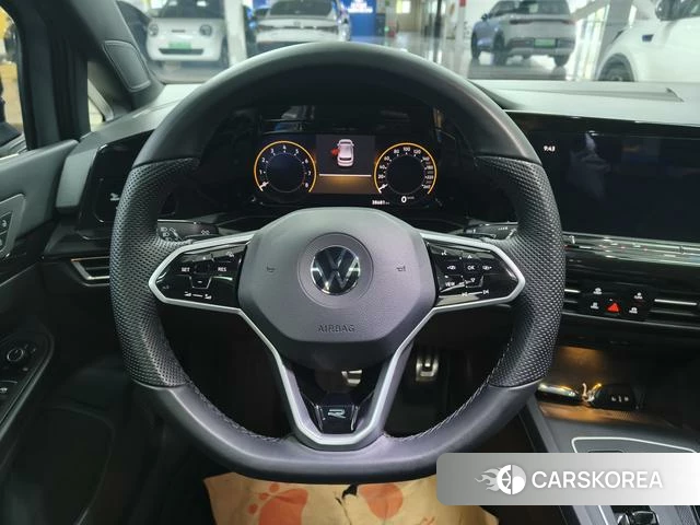 Volkswagen Golf 2023 Темно-серый из Китая, фото 3