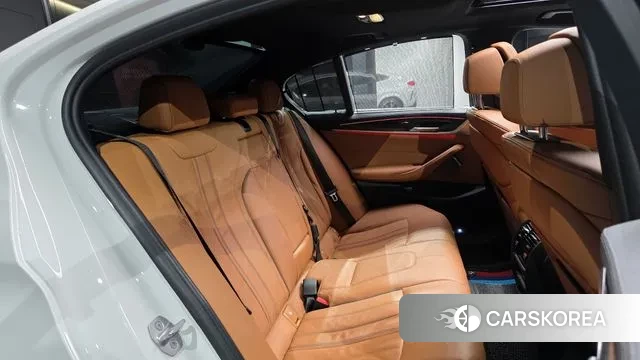 BMW 5 Series (G30) 2022 Белый из Кореи, фото 3