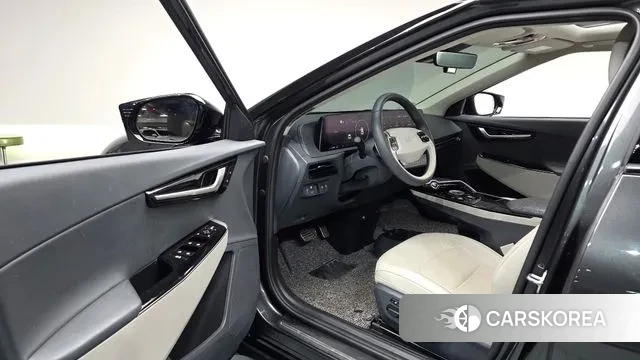 Kia EV6 2023 Серый из Кореи, фото 3