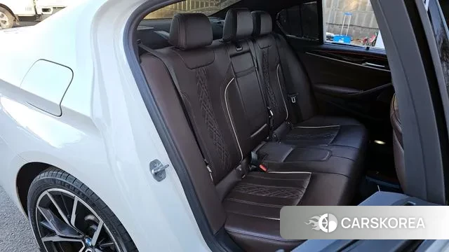 BMW 5 Series (G30) 2022 Белый из Кореи, фото 3