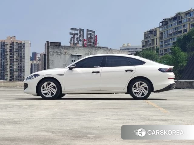 Volkswagen Lingdu 2023 Белый из Китая, фото 3
