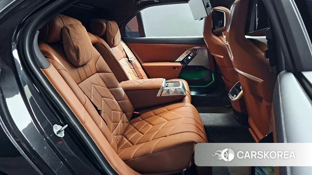 BMW 7 Series (G70) 2025 Черный из Кореи, фото 3
