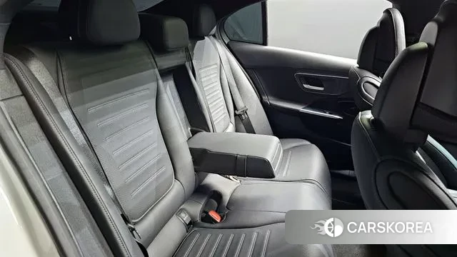 Mercedes-Benz C-Class W206 2022 Белый из Кореи, фото 3