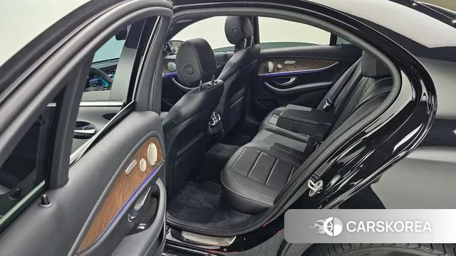 Mercedes-Benz E-Class W213 2023 Черный из Кореи, фото 3