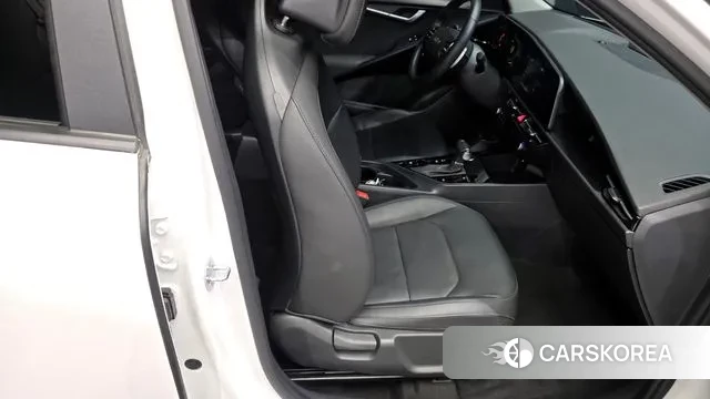 Kia Di Ol Nu Niro 2022 Белый из Кореи, фото 3