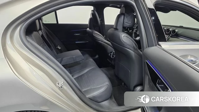 Mercedes-Benz C-Class W206 2024 Песочный из Кореи, фото 3