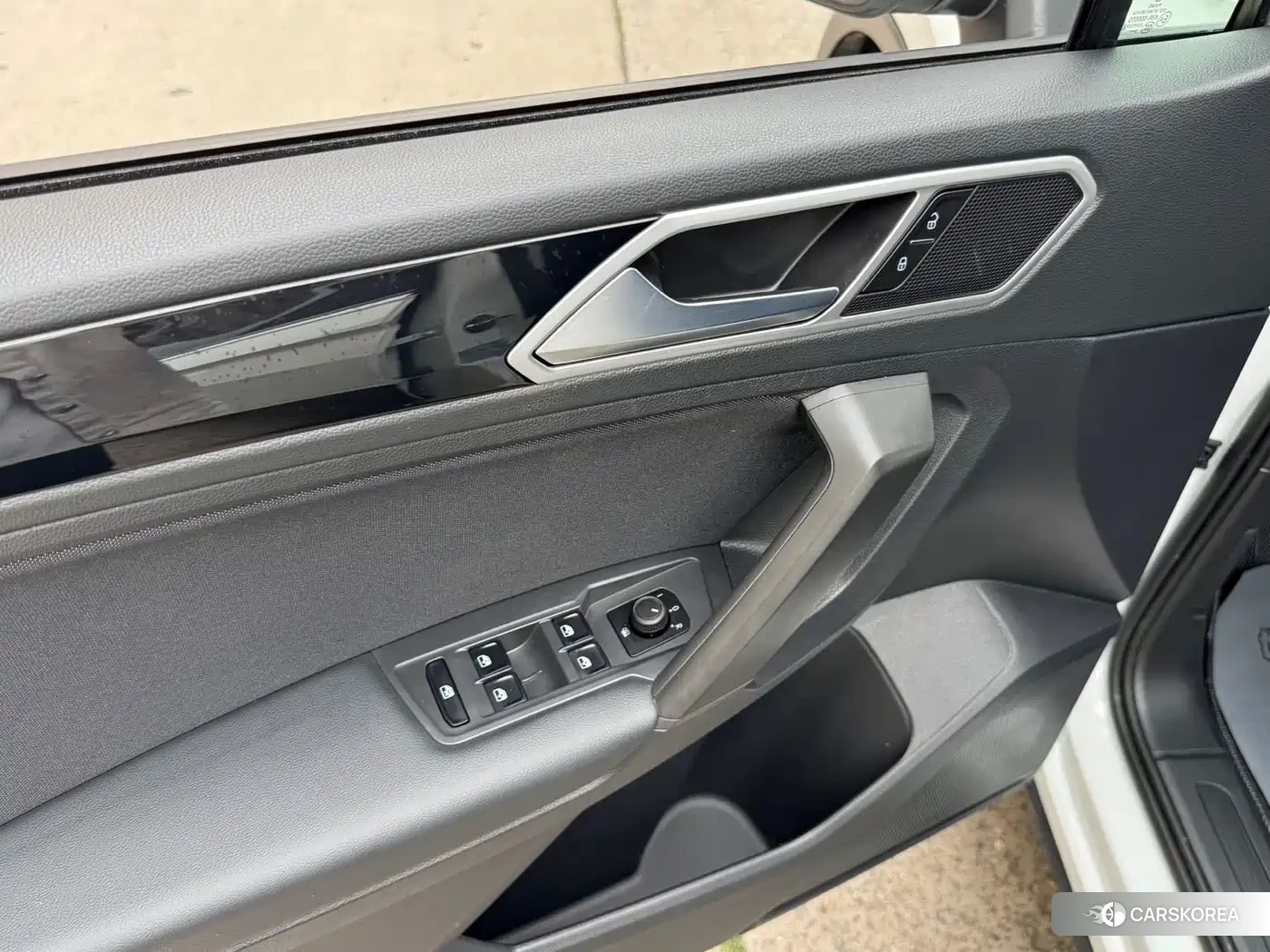 Volkswagen Tiguan L 2023 Белый из Китая, фото 3