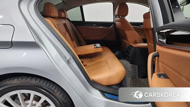 BMW 5 Series (G30) 2020 Серебряный из Кореи, фото 3