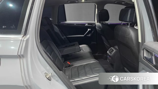 Volkswagen Tiguan second Generation 2021 Серебристо-серый из Кореи, фото 3