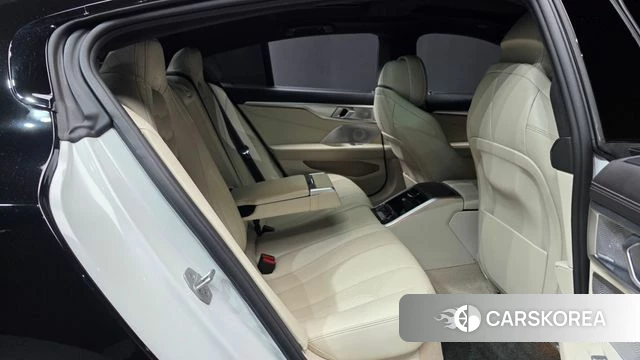 BMW 8 Series (G15) 2025 Черный из Кореи, фото 3