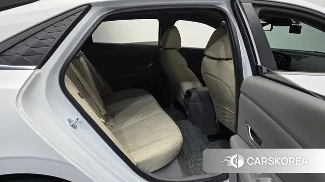 Hyundai The New Avante (CN7) 2024 Белый из Кореи, фото 3