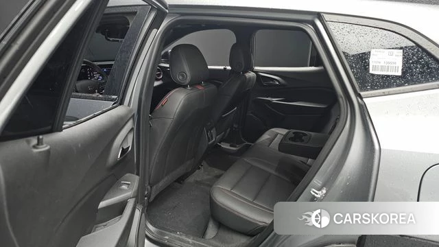 Chevrolet (GM Daewoo) Trax Crossover 2024 Серебристо-серый из Кореи, фото 3