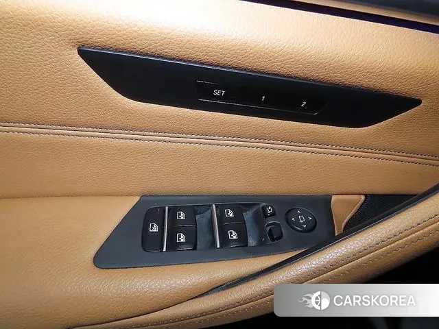 BMW 5 Series (G30) 2018 Серебряный из Кореи, фото 3