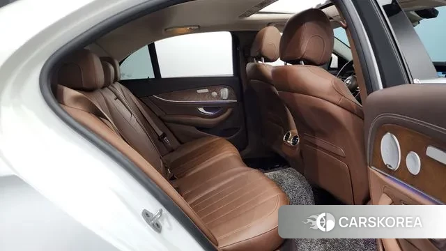 Mercedes-Benz E-Class W213 2020 Белый из Кореи, фото 3