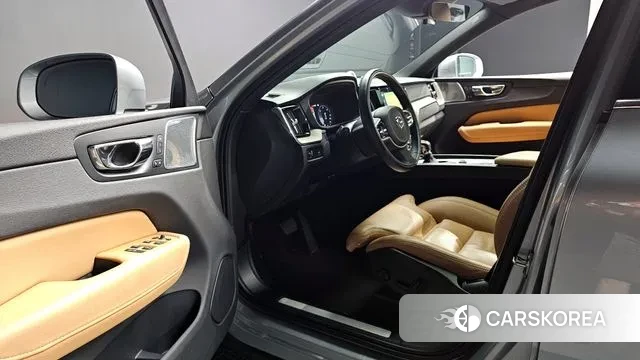 Volvo XC60 second Generation 2018 Серебряный из Кореи, фото 3