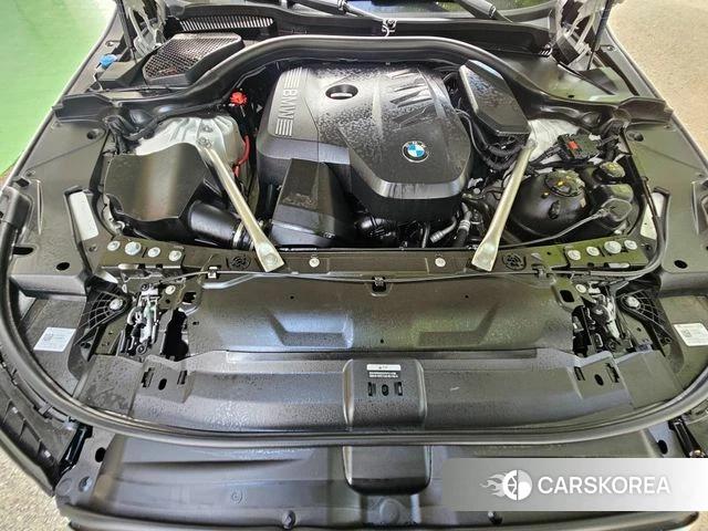 BMW 5 Series (G60) 2024 Белый из Кореи, фото 3