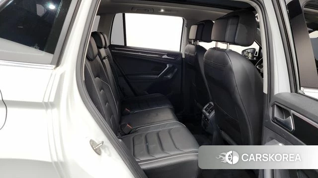 Volkswagen Tiguan second Generation 2022 Белый из Кореи, фото 3