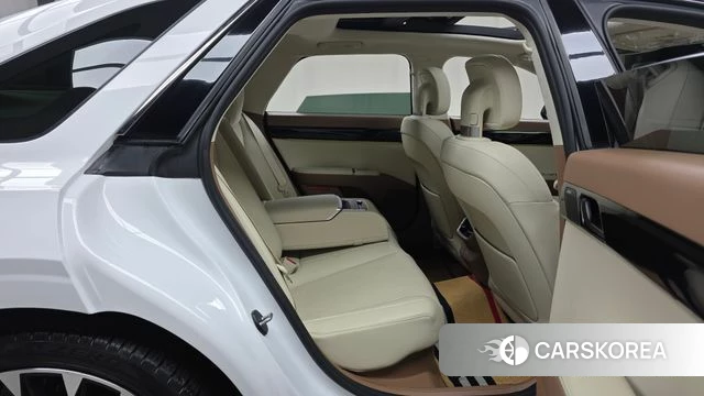 Hyundai Grandeur Hybrid (GN7) 2023 Белый из Кореи, фото 3