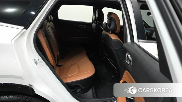 Kia Sportage 5th Generation 2023 Белый из Кореи, фото 3
