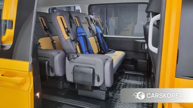 Hyundai Staria 2023 Желтый из Кореи, фото 3