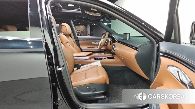 Genesis GV70 2022 Черный из Кореи, фото 3