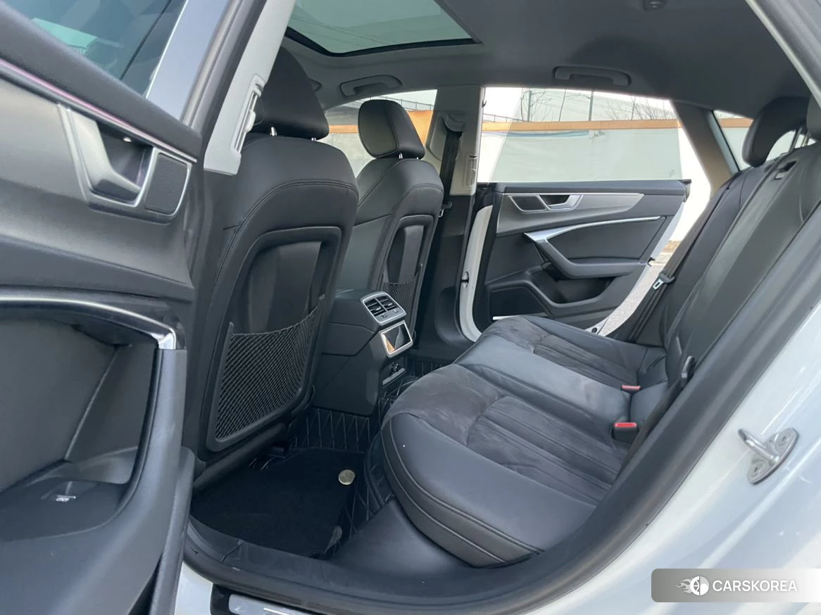 Audi A7 2022 Белый из Китая, фото 3