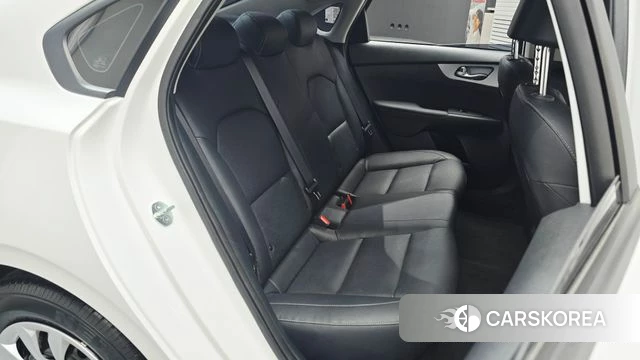 Kia The New K3 2nd generation 2022 Белый из Кореи, фото 3
