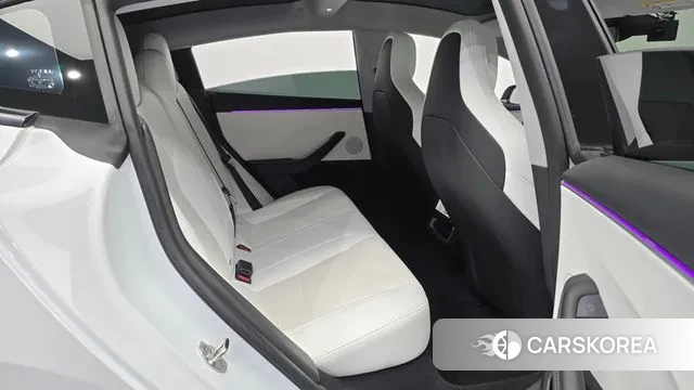 Tesla Model 3 2024 Белый из Кореи, фото 3