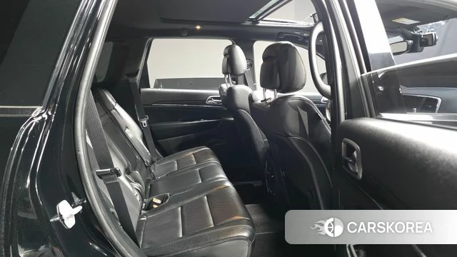 Jeep Grand Cherokee 2018 Черный из Кореи, фото 3