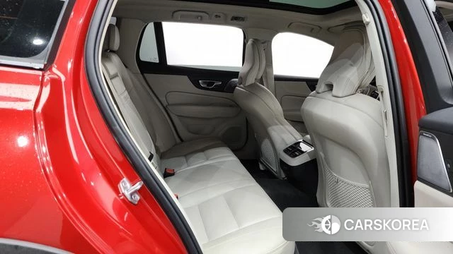 Volvo V60 Cross-Country 2nd Generation 2021 Красный из Кореи, фото 3