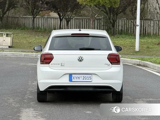 Volkswagen Polo 2021 Белый из Китая, фото 3