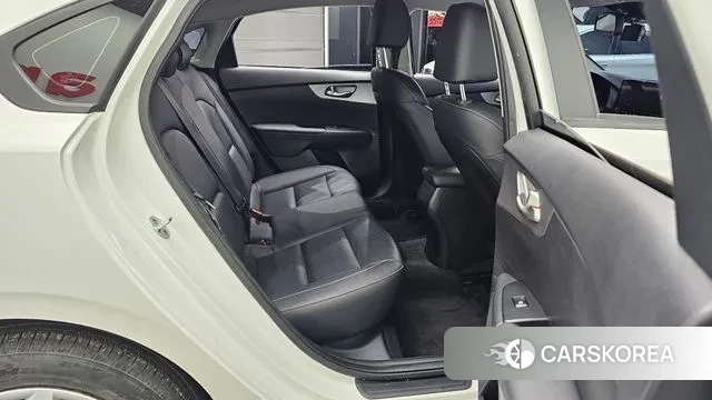 Kia The New K3 2nd generation 2021 Белый из Кореи, фото 3