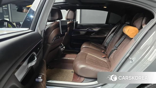 BMW 7 Series (G11) 2021 Серебристо-серый из Кореи, фото 3