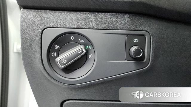 Volkswagen Tiguan Allspace 2022 Белый из Кореи, фото 3