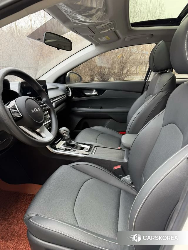 Kia K3 2022 Белый из Китая, фото 3