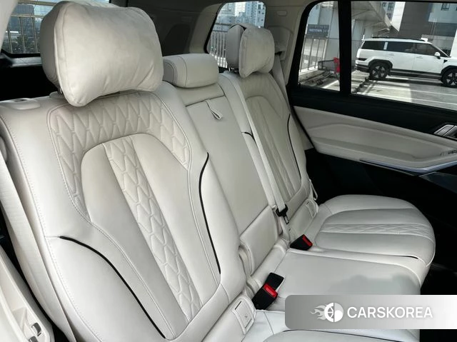 BMW X7 (G07) 2022 Белый из Кореи, фото 3