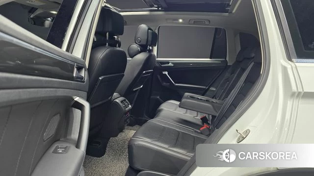 Volkswagen Tiguan second Generation 2020 Белый из Кореи, фото 3