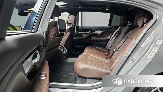 BMW 7 Series (G11) 2021 Серебристо-серый из Кореи, фото 3