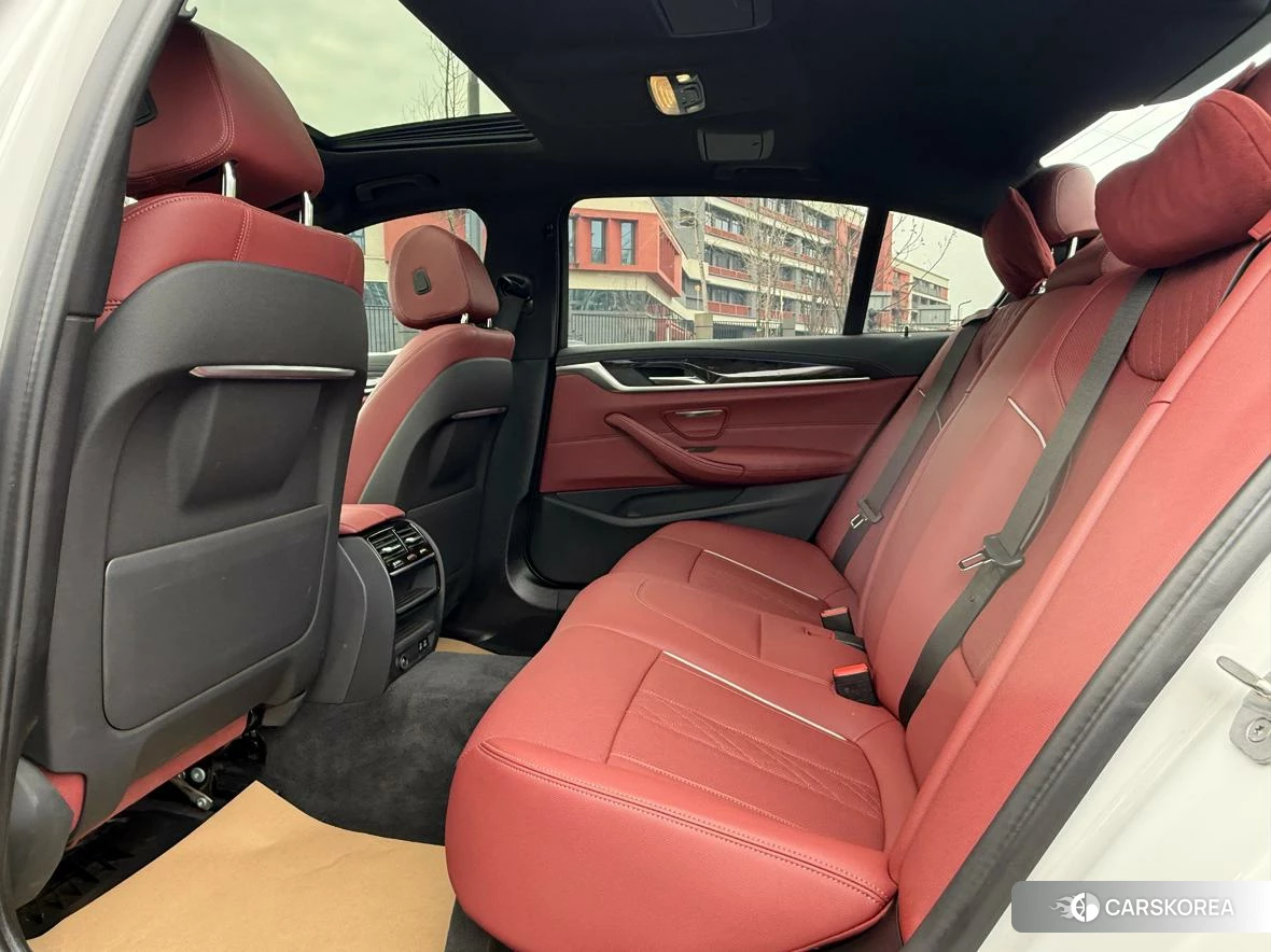 BMW 5 series 2021 Белый из Китая, фото 3