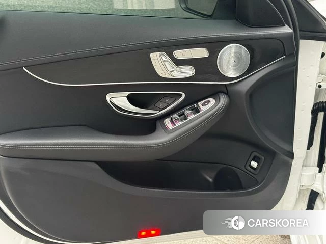 Mercedes-Benz Class C 2021 Белый из Китая, фото 3
